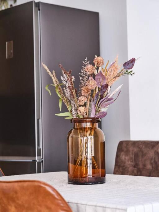 Hugo By The Harbor, Light-Filled And Centrally Located Apartment - Free Parking Ostend Exterior photo