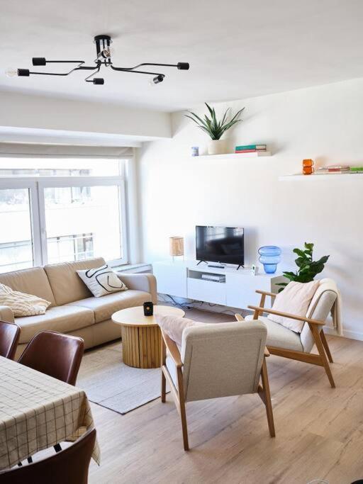 Hugo By The Harbor, Light-Filled And Centrally Located Apartment - Free Parking Ostend Exterior photo